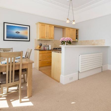 Spectacular Sea Views! Stylish Apt With Balcony Apartment Brighton Bagian luar foto