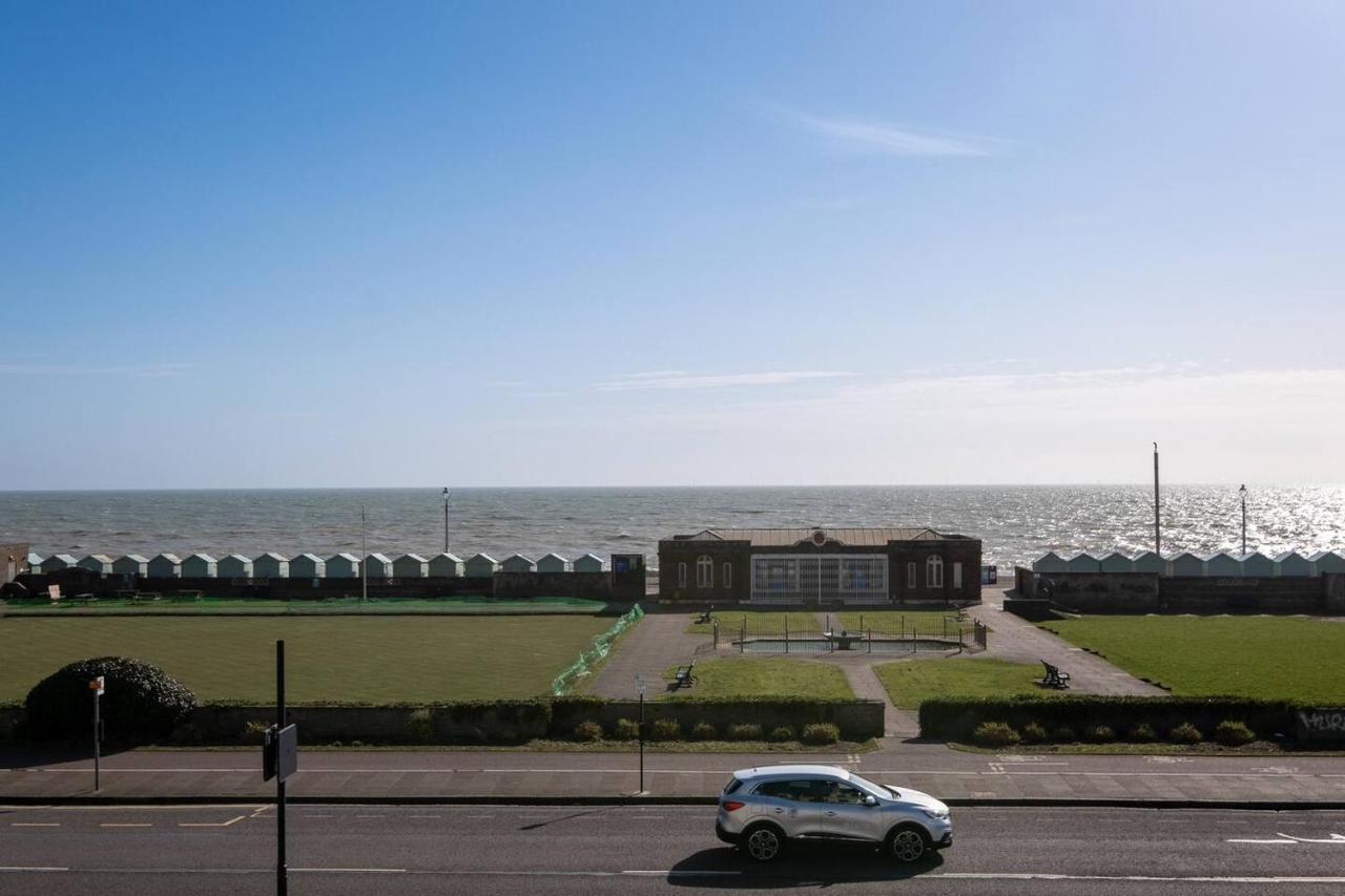 Spectacular Sea Views! Stylish Apt With Balcony Apartment Brighton Bagian luar foto