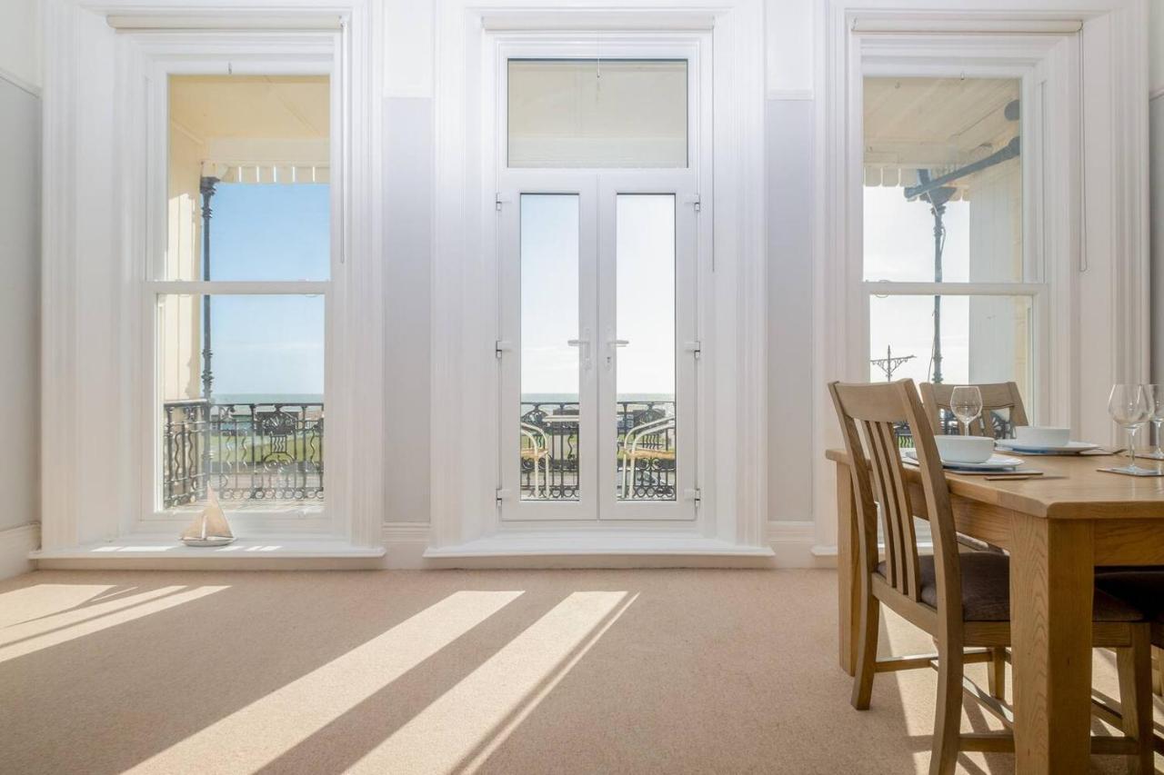 Spectacular Sea Views! Stylish Apt With Balcony Apartment Brighton Bagian luar foto