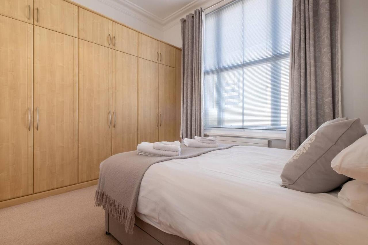 Spectacular Sea Views! Stylish Apt With Balcony Apartment Brighton Bagian luar foto